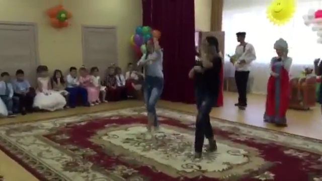 Выпускной в детском саду 1788. Родители.
