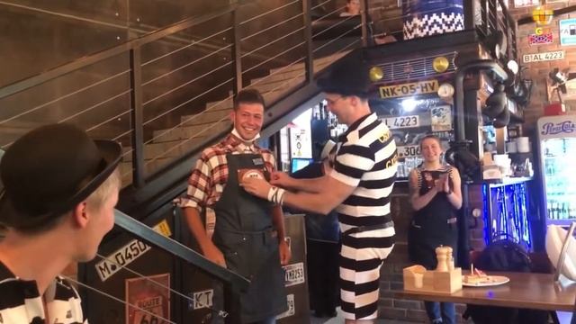 Мальчишник в Ялте или три дня в чисто мужской компании. смотреть онлайн