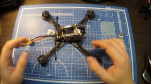 Сборка квадрокоптера от А до Я (2019), настройка, первый полёт. Banggood.