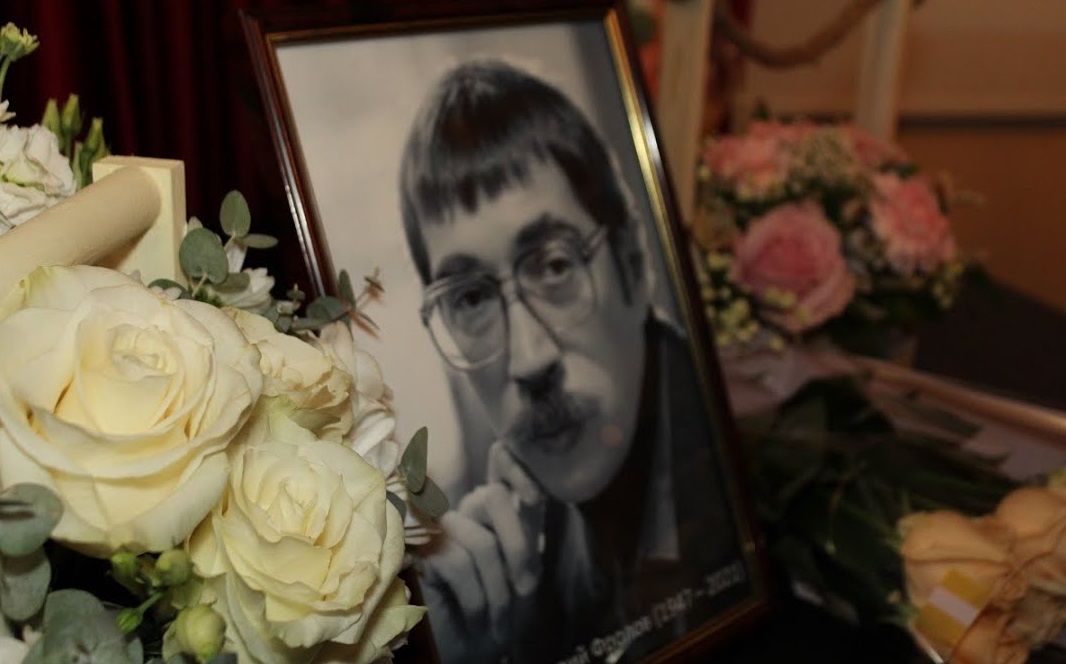 «В свое время…». Геннадий Фролов и его новая книга стихов. смотреть онлайн