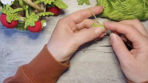 Кустик клубники. Классно и оригинально. Обязательно свяжите. МК крючком. Часть I.