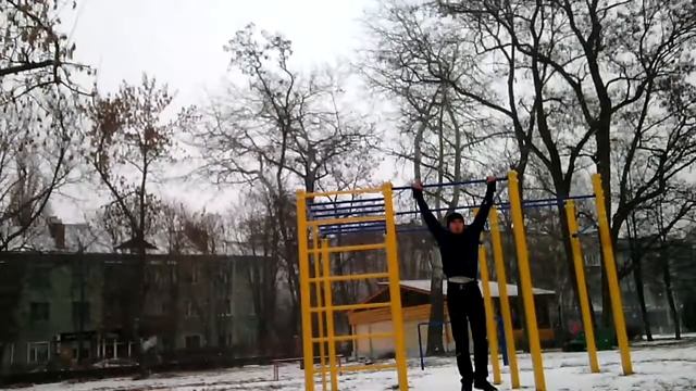 Челлендж Подтягивания на турнике зимой на время. Сколько сделаешь ты? смотреть онлайн