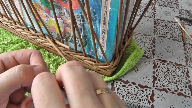 Плетение ситцем "вдогонку" двумя газетными трубочками смотреть онлайн