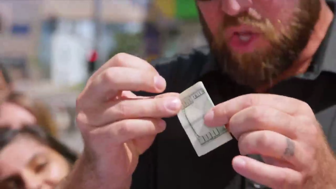 100 долларов от Джона Доренбоса смотреть онлайн