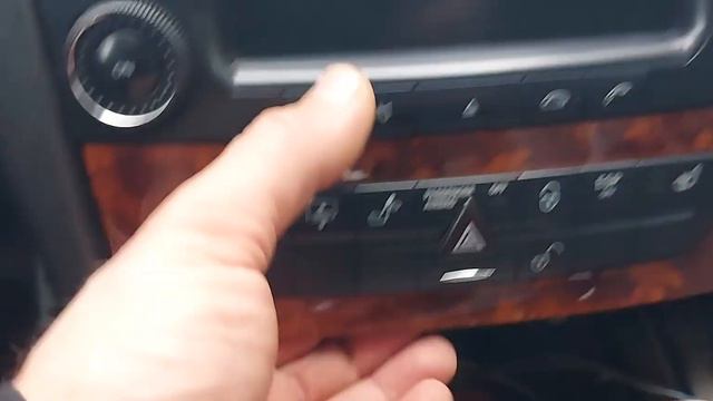 Как вытащить магнитолу мерседес 211 смотреть онлайн