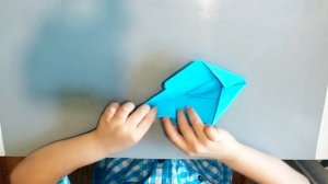 Мышка из бумаги. Оригами руками ребенка.