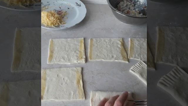 Закуска из слоеного теста. Лодочки из слоеного теста. смотреть онлайн