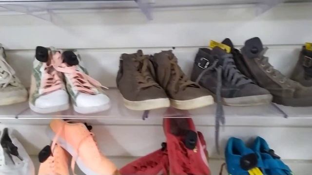 Секонд Хенд МЕГАХЕНД Пермь на Светлогорской,11 Обзор ассортимента обуви смотреть онлайн