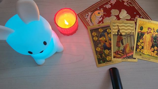 Что вам сейчас хочет сказать Вселенная? Наслаждайтесь жизнью! смотреть онлайн