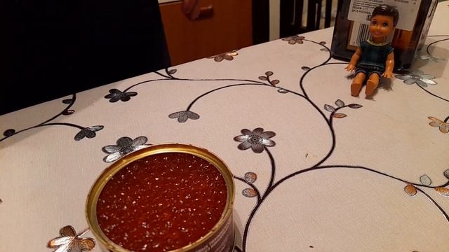 Распаковка еды-красная икра.Пробуем смотреть онлайн