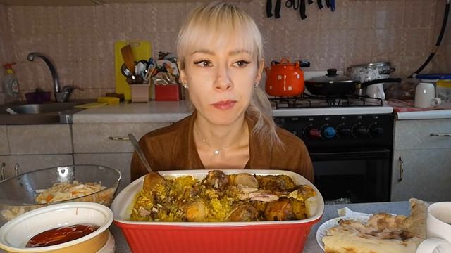 МУКБАНГ ПЛОВ С КУРИЦЕЙ | НЕМНОГО ФАКТОВ ОБО МНЕ смотреть онлайн