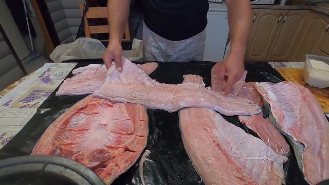 Отбиваем запах речной рыбы. Закос под осетрину из сома смотреть онлайн
