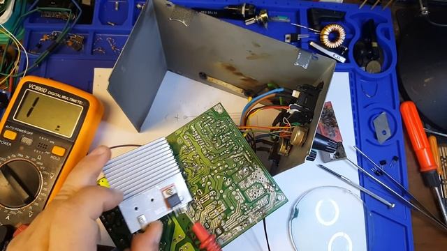 Ремонт блока питания , делаю защиту от переполюсовки смотреть онлайн