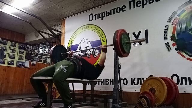 Тренировка 08.05.22 Чекренёв Валентин жим 130/135/140(1) смотреть онлайн