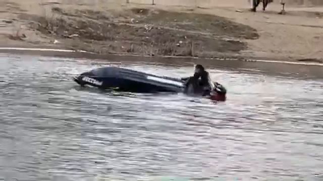 Перевернулся на гидроцикле смотреть онлайн