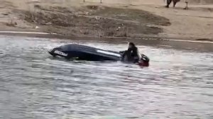 Перевернулся на гидроцикле