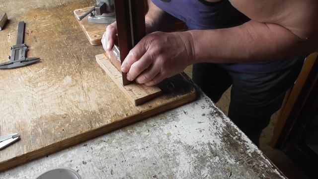 Приспособление для пиления на станке боковушек под ласточкин хвост(видео №217). смотреть онлайн