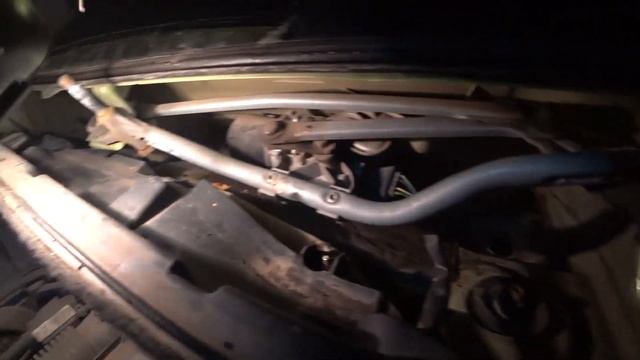 CITROEN обслуживание.МОГУТ БЫТЬ ПРОБЛЕМЫ.Чистка дренажей и снятие ЖАБО... смотреть онлайн