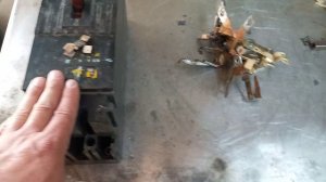 немножко серебра и 0,6кг меди из Автоматического выключателя А371