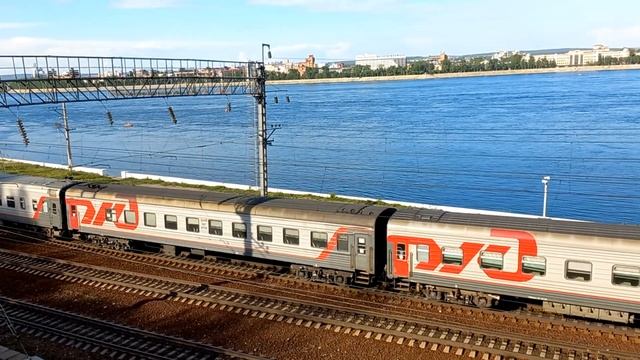 Электровоз ЭП1П-066 с пассажирским поездом номер 362И Иркутск-Наушки смотреть онлайн