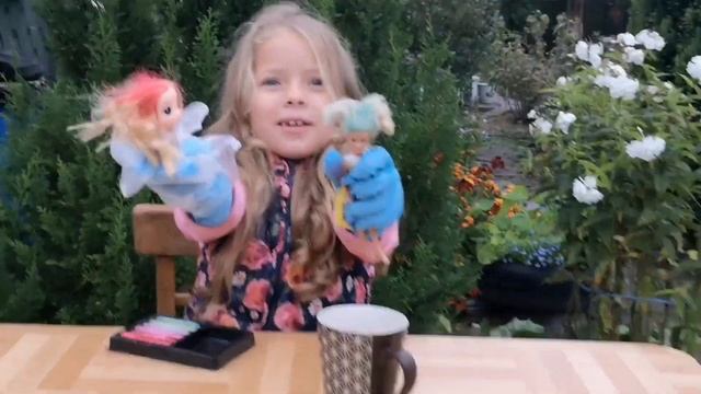 Красим Волосы Куклам и Себе Мелки для волос Набор детской косметики Hair painting kids and dolls смотреть онлайн