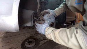 Замена тормозных дисков на Шкода Октавия А5.