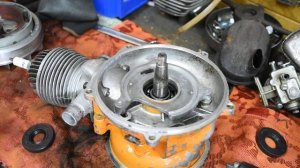 БЕНЗОПИЛА "ДРУЖБА-4" ЭЛЕКТРОН. ОТМЫЛ, ЗАМЕНИЛ ЗАЖИГАНИЕ ,ПРОБУЮ ЗАПУСТИТЬ РЕТРОЗВЕРЯ.ДРУЖБА/СССР/ЗИ