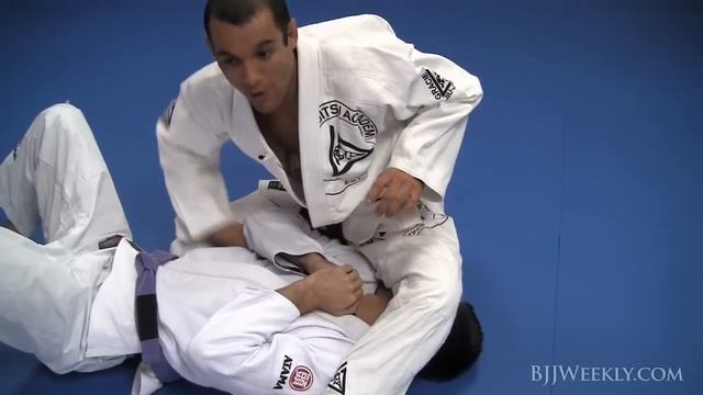 Ryron Gracie - Arm Lock From Side Control - BJJ Weekly #030 смотреть онлайн