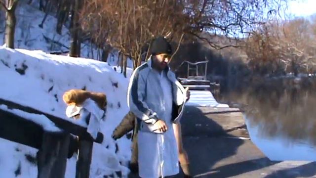 Неожиданное падение в реку зимой. смотреть онлайн