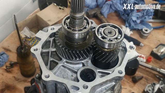 Suzuki Jimny 1,3 Gearbox R72 Getriebe 5 Gang Video 3/3 ( Getriebe zusammenbau ) смотреть онлайн