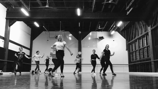 SHAKE YOUR GROOVE THING || Priscilla Queen Of The Desert || Millie Slennett Choreography смотреть онлайн