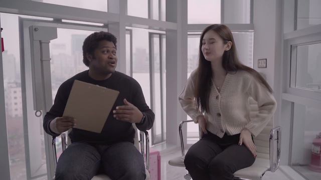 [talk] MAKE IT REAL 컴백 인터뷰?? with 크리스 MAKE IT REAL Comeback(??) interview with Chris смотреть онлайн
