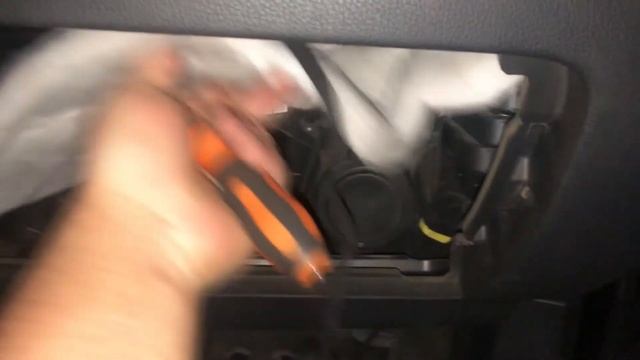 AUDI Q7: ЗАМЕНА моторчика ПЕЧКИ на МОРОЗЕ в полевых условиях !!!.. (Советы из опыта) смотреть онлайн