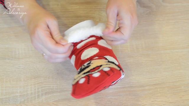 Самый простой способ сделать новогодний сапожок для конфет | DIY Christmas boot смотреть онлайн