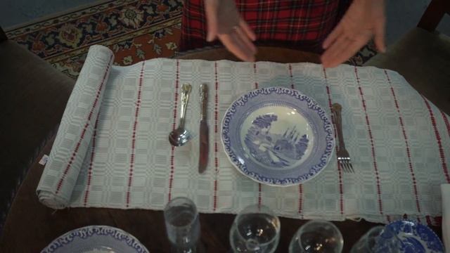 Сервировка стола. Новогодний стол по этикету. Куверт / Этикет с Татьяной Гладкой. Часть 1 смотреть онлайн