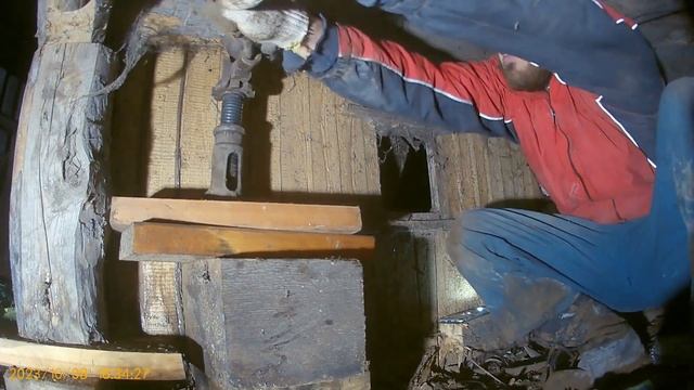 РУШИТСЯ ДОМ ?? ПЕРЕДЕЛКА СТАРОГО ДЕРЕВЕНСКОГО ДОМА ?ЧАСТЬ 4 смотреть онлайн