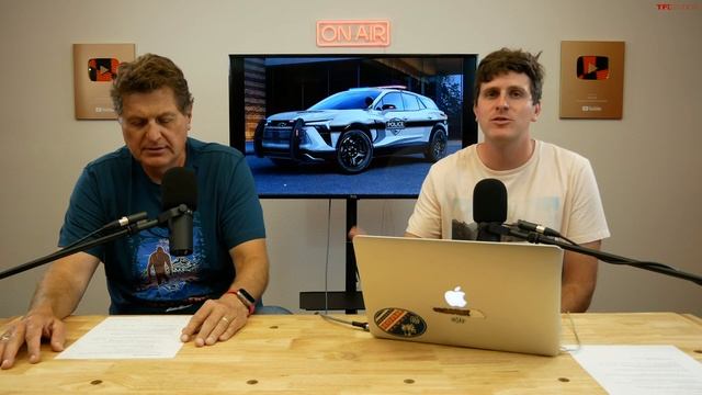 You Won't Hear It Coming: Chevy Debuts An All Electric Police Car With THIS Cool Cop Power! смотреть онлайн