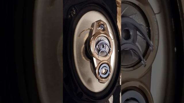 Pioneer ts a6988 VS Pioneer ts a6990s eski seri old 6x9 hoperlor bass test смотреть онлайн
