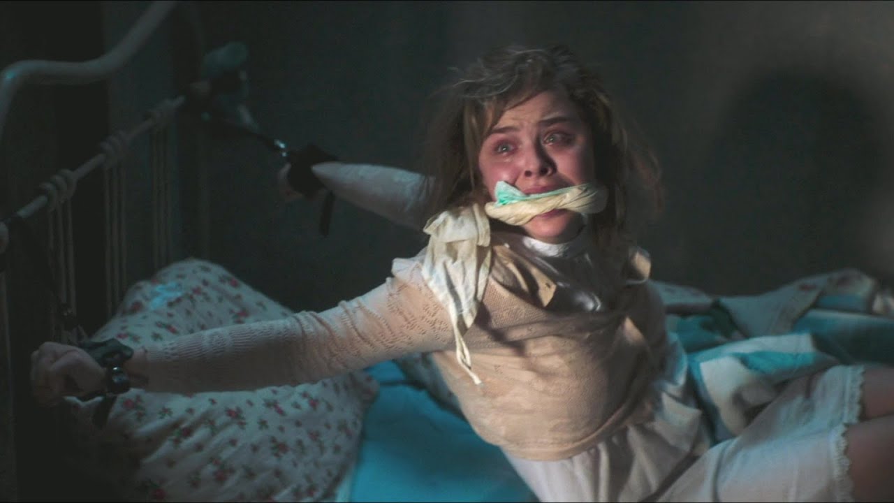 старуха заманивала к себе наивных девушек и делала с ними всякое смотреть онлайн