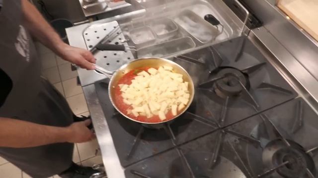 The most famous Pasta in the World: The Italian Pasta | Organic Street Food in Berlin смотреть онлайн