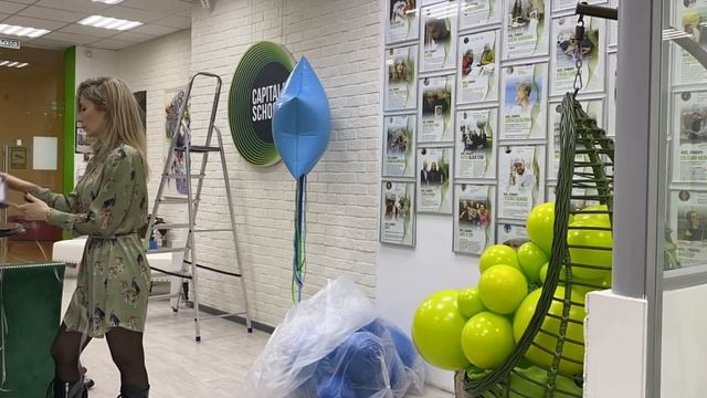 Как собрать разнокалиберную гирлянду из воздушных шаров | Аэродизайн смотреть онлайн