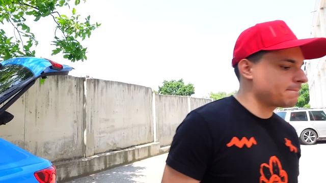 НАПЪЛНИХ КОЛАТА НА ДАНИ С 1000 ДЮНЕРИ | ПРАНК! смотреть онлайн