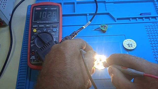 Приставка к мультиметра для проверки светодиодов и светодиодных матриц. (Функционал) смотреть онлайн