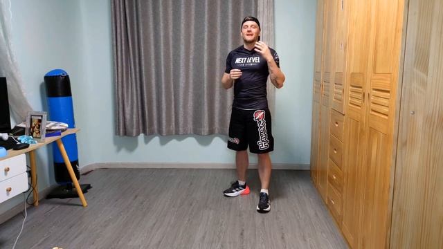 Тренировка по кикбоксингу. Урок #1 смотреть онлайн