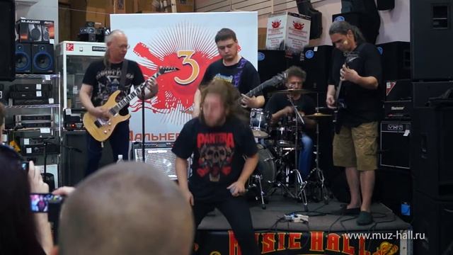 Выступление группы Heemeyer в магазине Music Hall смотреть онлайн