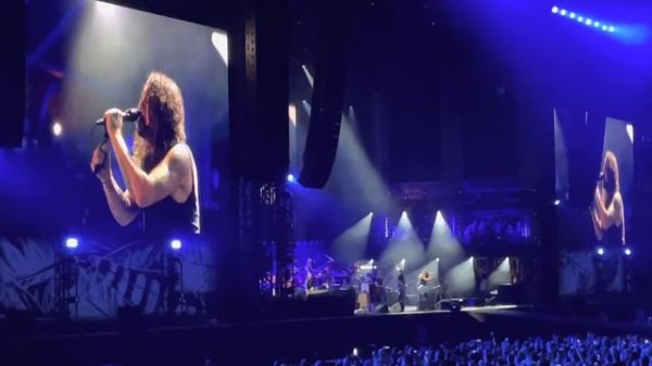 Times Like These - Foo fighters & Josh Freese at Taylor Hawkins tribute concert - Wembley (3.9.22)