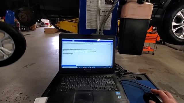 2006 Ford Escape Hybrid C1524 and C1525 Fix - Low battery caused this - How To смотреть онлайн