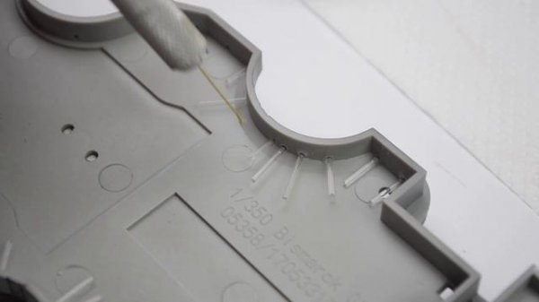 Installing LED lights in our model [1/350 Bismarck]