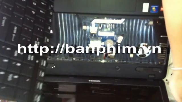 Thay tháo sửa lắp bàn phím Toshiba Satellite C660D keyboard replacement fix assembly guide смотреть онлайн
