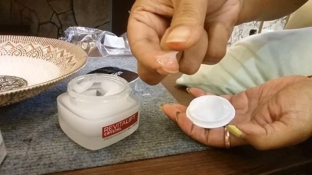 Loreal Paris Anti -Ageing Gel Cream Unboxing II Revitalift Crystal with Pure Salicylic Acid II смотреть онлайн